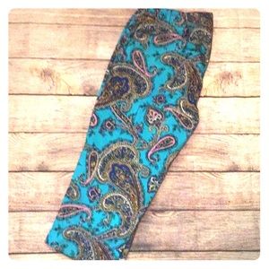 NWOT. Patterned crop pants. Petite.